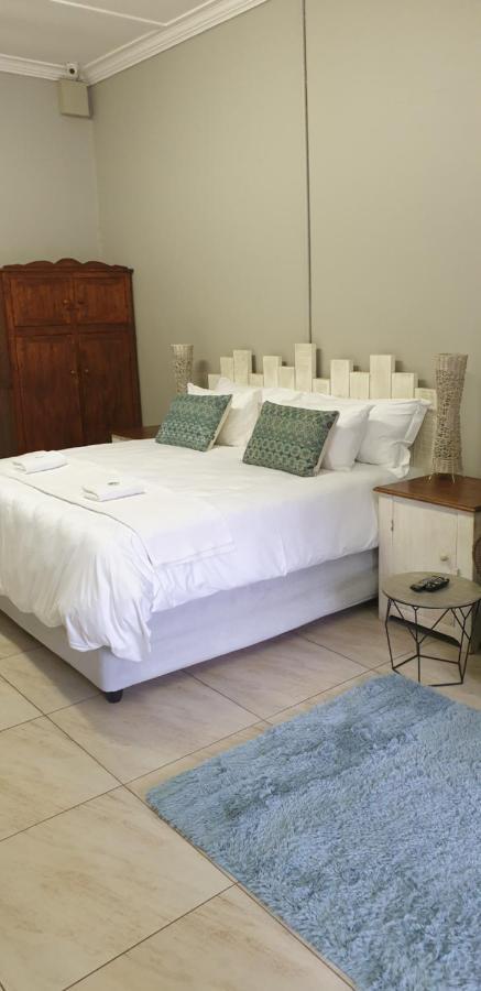 Stoep Cafe Guest House Komatipoort Bagian luar foto