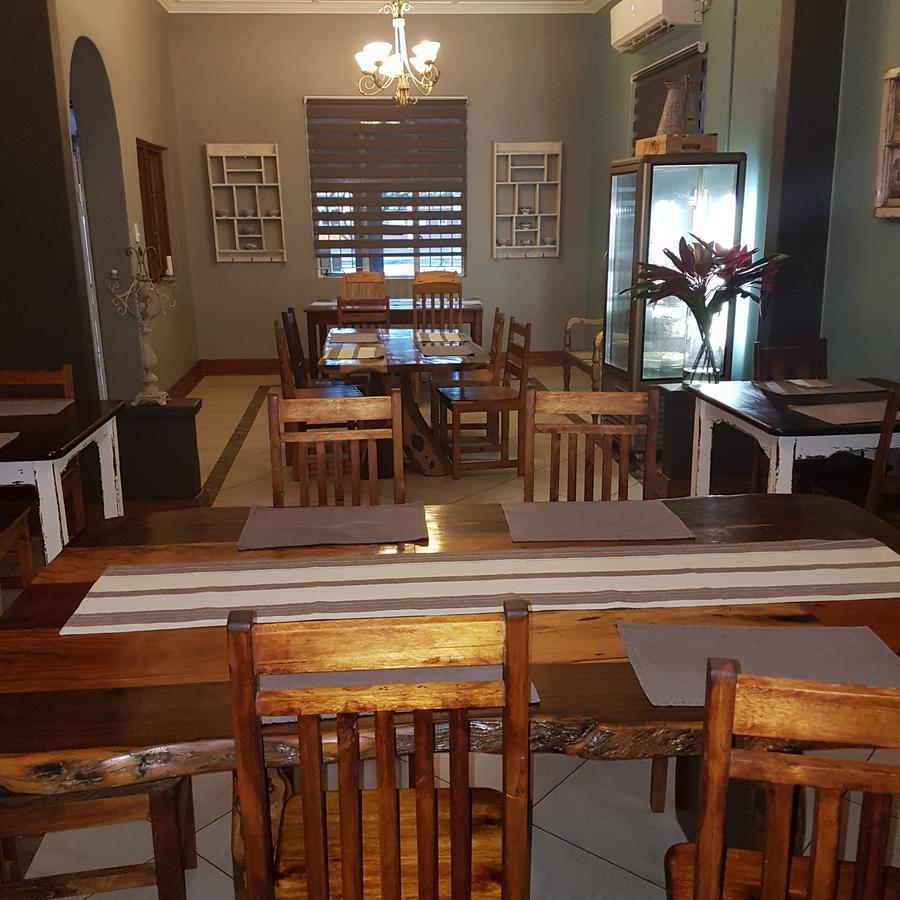 Stoep Cafe Guest House Komatipoort Bagian luar foto