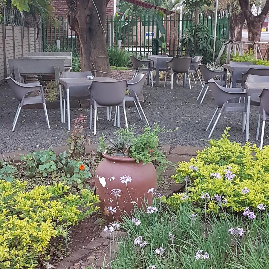 Stoep Cafe Guest House Komatipoort Bagian luar foto